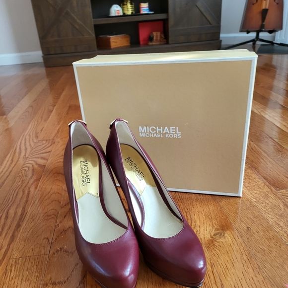 Michael Kors Burgundy Heels - Picture 3 of 10
